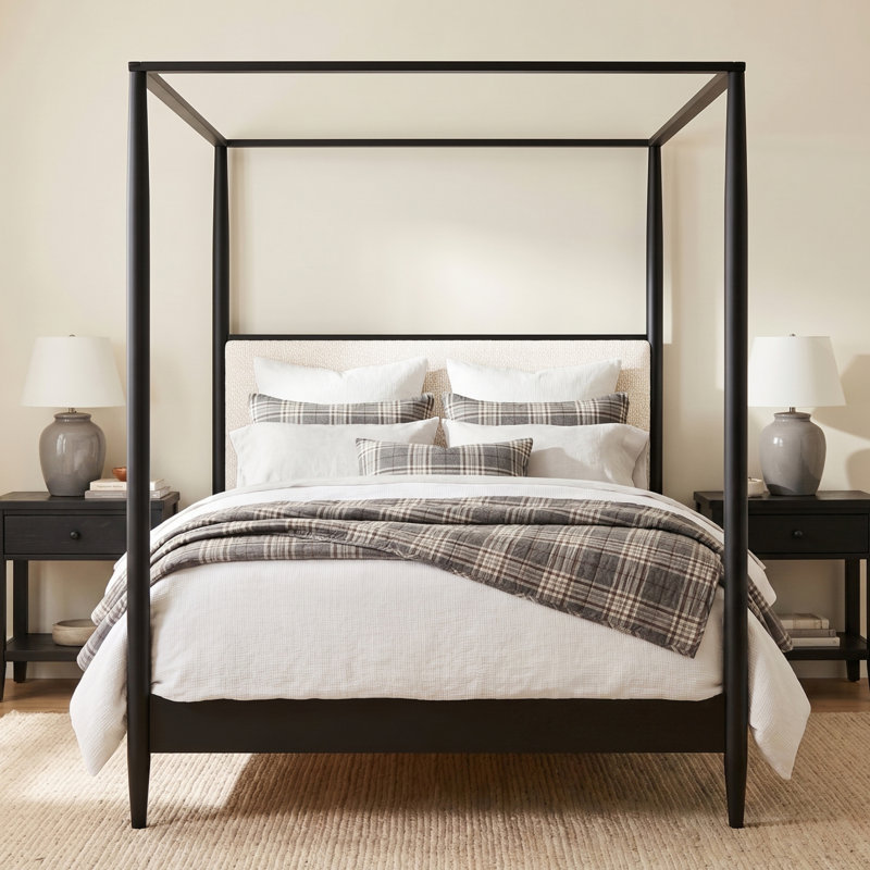 Lit plateforme à baldaquin en bois massif de style moderne Tavik avec tête de lit tapissier Boucle, Très grand lit, Black