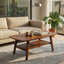Table basse Mid-Century moderne en chêne massif avec rangement à 2 niveaux-129268065