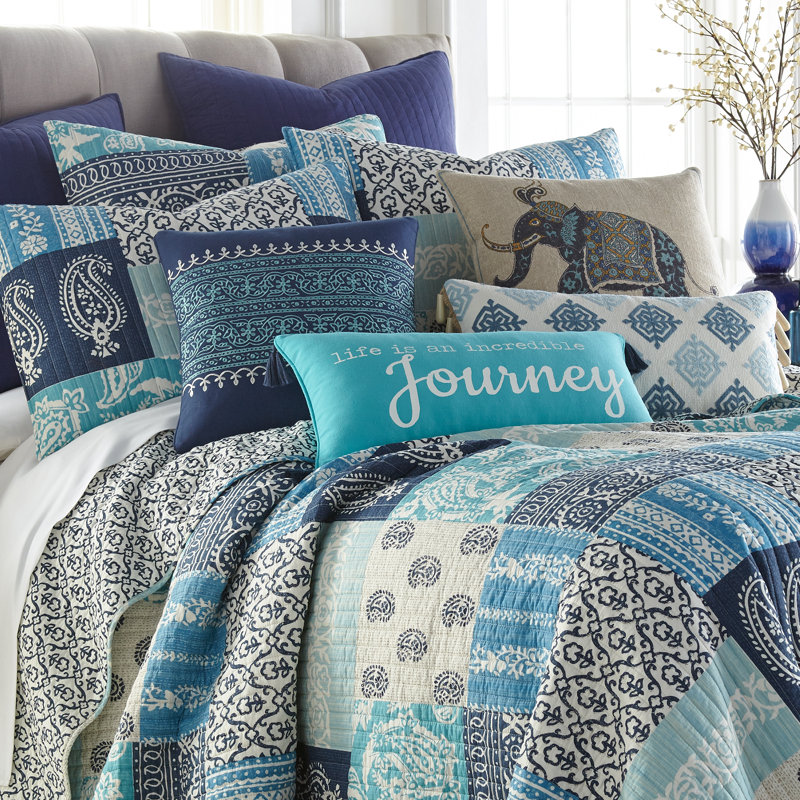 Chandra Quilt Set, Full / Double Quilt + 2 Standard Shams