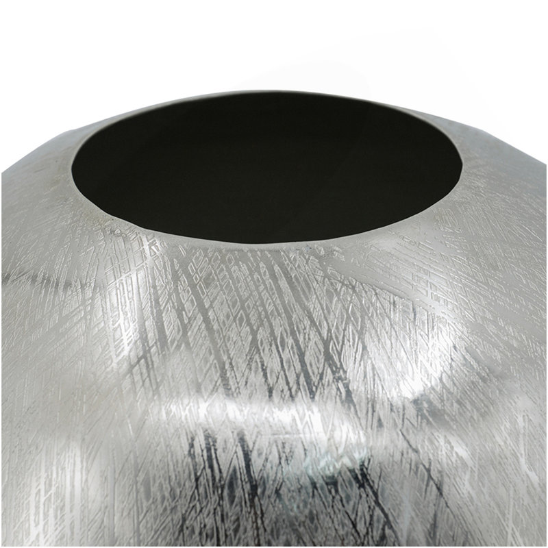 Vase en aluminium 12,5 x 12,5 x 15 po, stries argentées