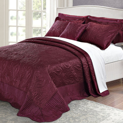 Polyester Paisley Quilt with Pillow Shams