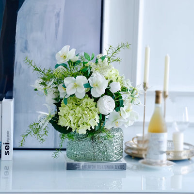 Fleurs simulées, fausses fleurs, ornements de décoration intérieure