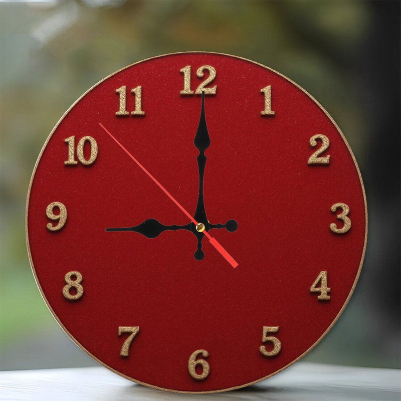Horloge-rouge-avec-chiffres-or