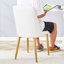 4 chaises de salle à manger modernes, un dossier en cuir de polyuréthane élégant et des pieds en métal doré apportent une expérience de maison confortable à la cuisine, à la chambre à coucher et au bureau