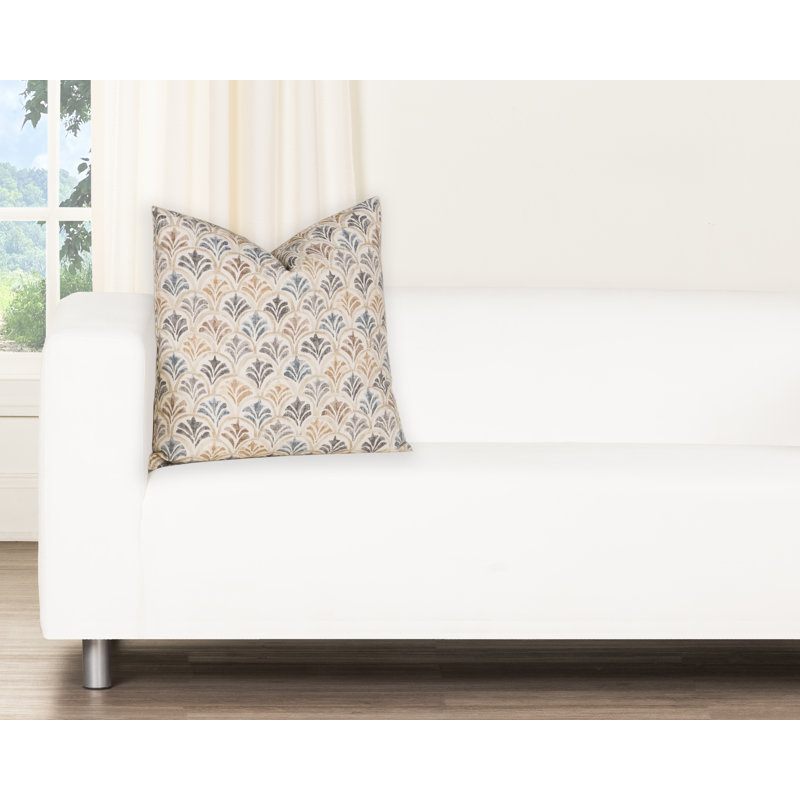 Coussin décoratif Magnolia Home Fashions Caspian Chambray, H 18 po x l 18 po, Plumes, Pétoncle neutre