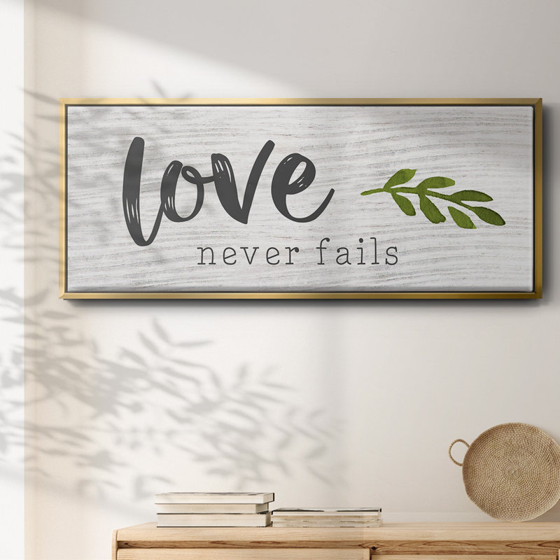 Love Love Fails - Toile encadrée, H 12 po x l 30 po