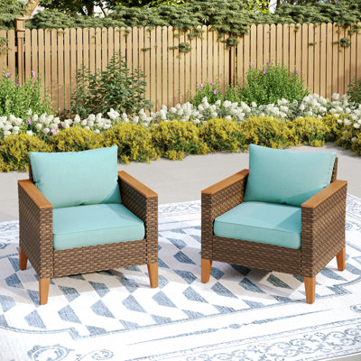Chaise d'extérieur en osier avec coussins Argyri