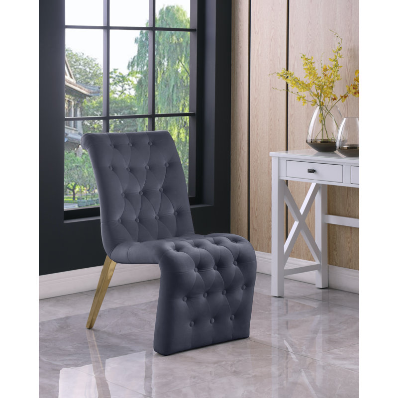 Chaise d'appoint rembourrée en velours capitonné Desroches, Velours gris