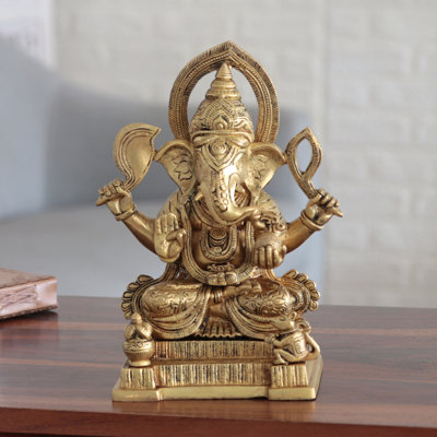 Dareece Figurines & Sculptures
