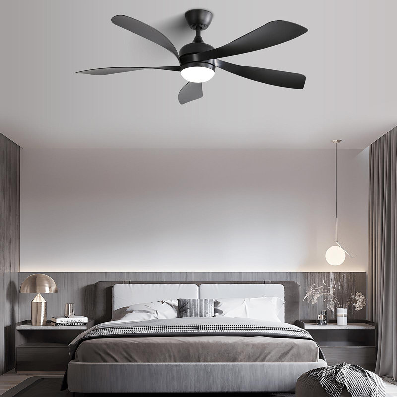 Ventilateur de plafond moderne de 52 pouces avec 3 moteurs à courant continu réversible à télécommande et 5 pales en ABS à intensité variable
