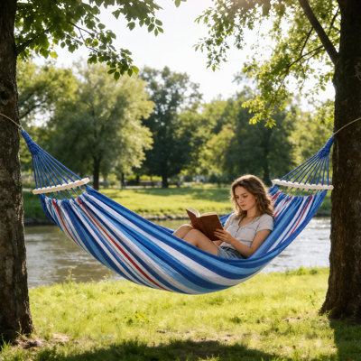 Chaise de hamac suspendue portative, lit pivotant en toile épaisse avec crochet réglable, hamac intérieur et extérieur d'une capacité de 450 lb pour le camping, la plage et la chambre à coucher, rayures fines bleues épaisses