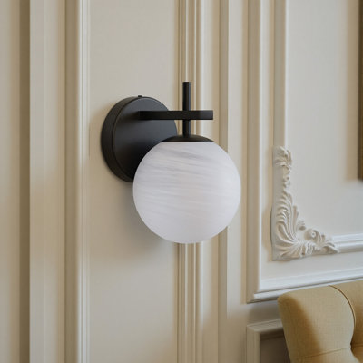 Appliques murales en fer ETL à intensité variable avec abat-jour rond en verre Lio à 1 lumière