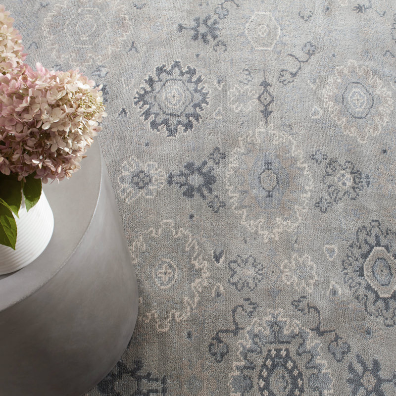 Tapis gris en laine noué à la main Lila, Rectangle 7 pi 6 po x 9 pi 6 po
