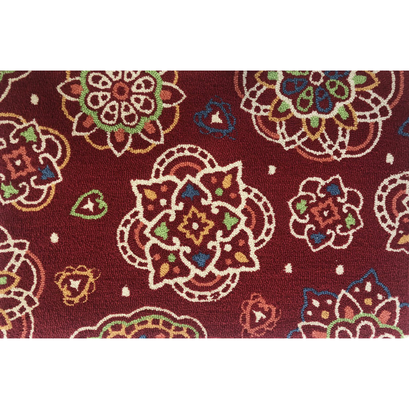 Olavo Looped / Hooked Damask Indoor / Outdoor Rug, Rectangle 2'6" x 4'