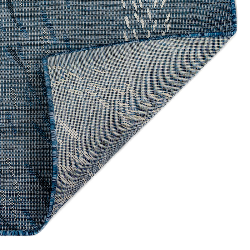 Tapis bleu marine tissé à la machine