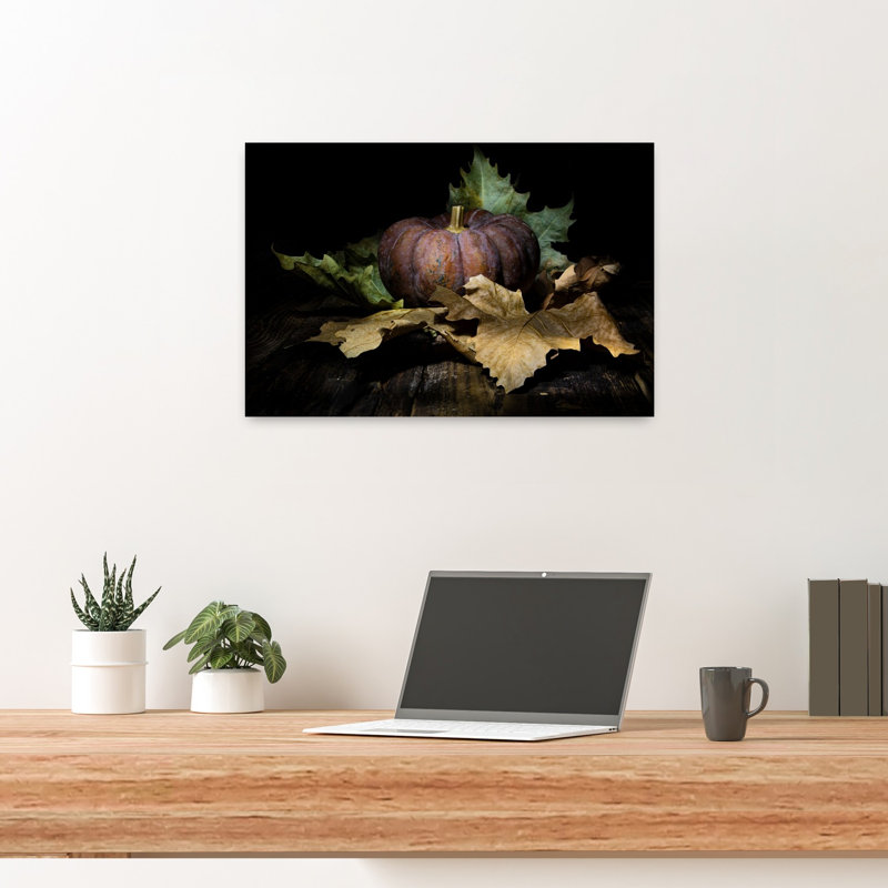 Affiche murale représentant un paysage d'automne rustique et vintage avec des citrouilles sombres et une citrouille.