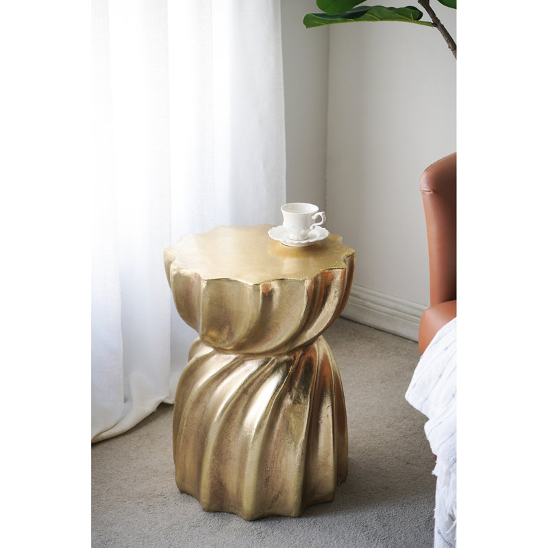 Tabouret d'appoint en magnésium doré avec des détails de tourbillon artistique moderne, idéal pour divers décors de maison 14 x 14 x 18,7 pouces, une option de présentation élégante et pratique