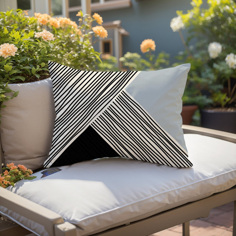 Coussin intérieur \/ extérieur Mitzi Minimalist, H 18 po x l 25 po, Gris / Crème / Noir
