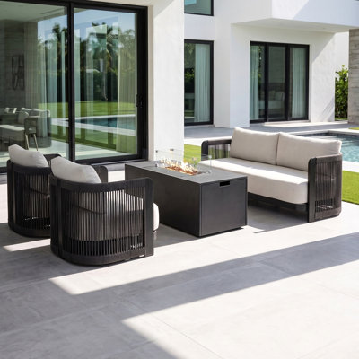 Ensemble de canapé de patio moderne en corde tressée (4 pièces) avec structure en aluminium et aspect bois ; table basse foyer extérieur 2 en 1 ; ensemble de conversation extérieur résistant aux intempéries pour piscine et jardin.