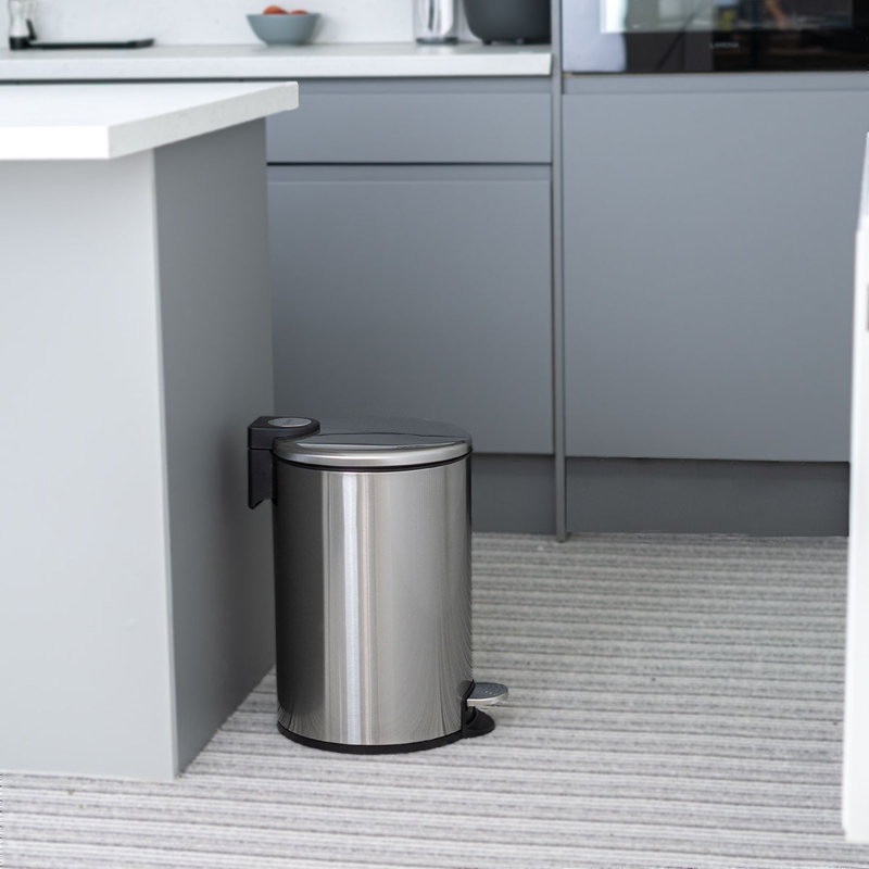 Yeung Steel Step On Kitchen Trash Can, 20