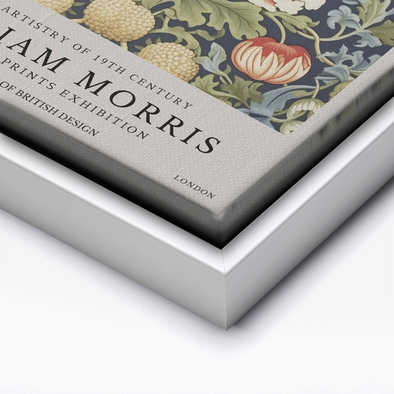 William Morris - Voleur de fraises n ° 3, Canvas, 18"H x 24"W, White Framed