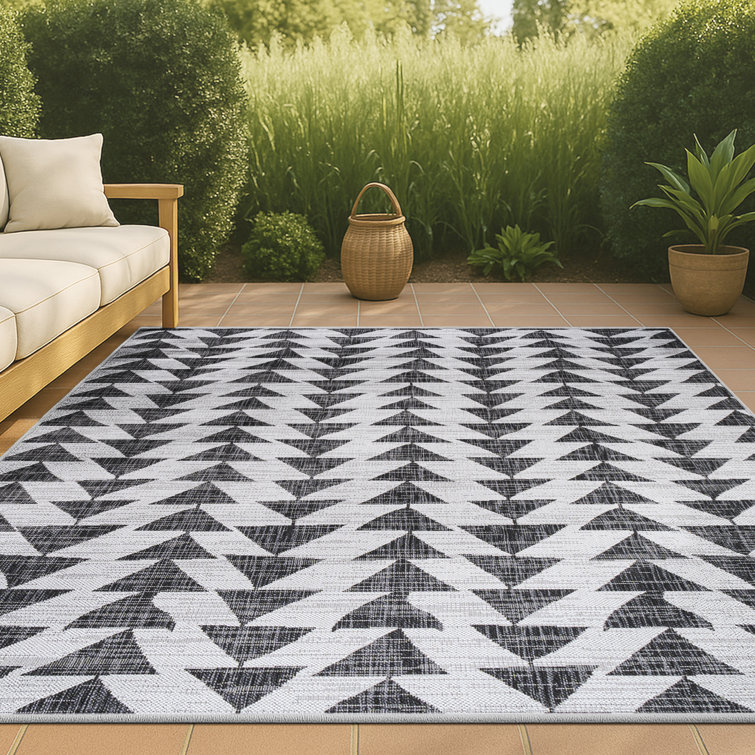 Wydmire Modern Tribal Geometric Ivory/Black Indoor/Outdoor Rug