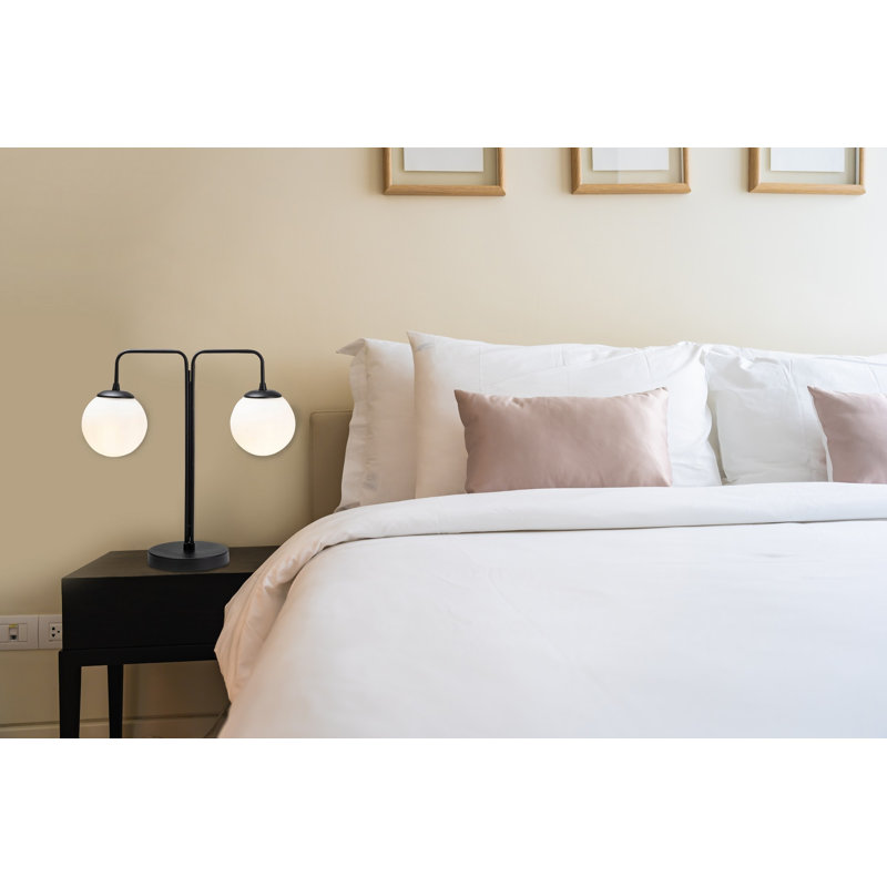 Lampe de table noire 23,23 po Yvaine