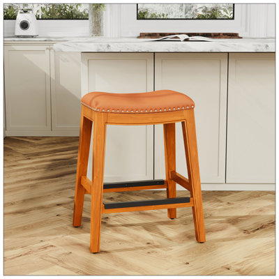 Tabouret de selle 24 po à hauteur de comptoir avec finition gris patiné et siège en cuir noir confortable, parfait pour les cuisines et les bars modernes