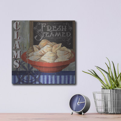 «Clams» par Fiona Stokes-Gilbert, art mural en métal