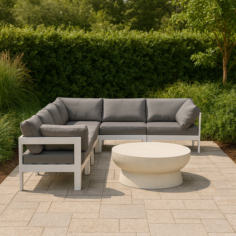 Canapé modulaire d'extérieur faisant face à la droite de 120 po avec coussins Levester, Gris, Blanc