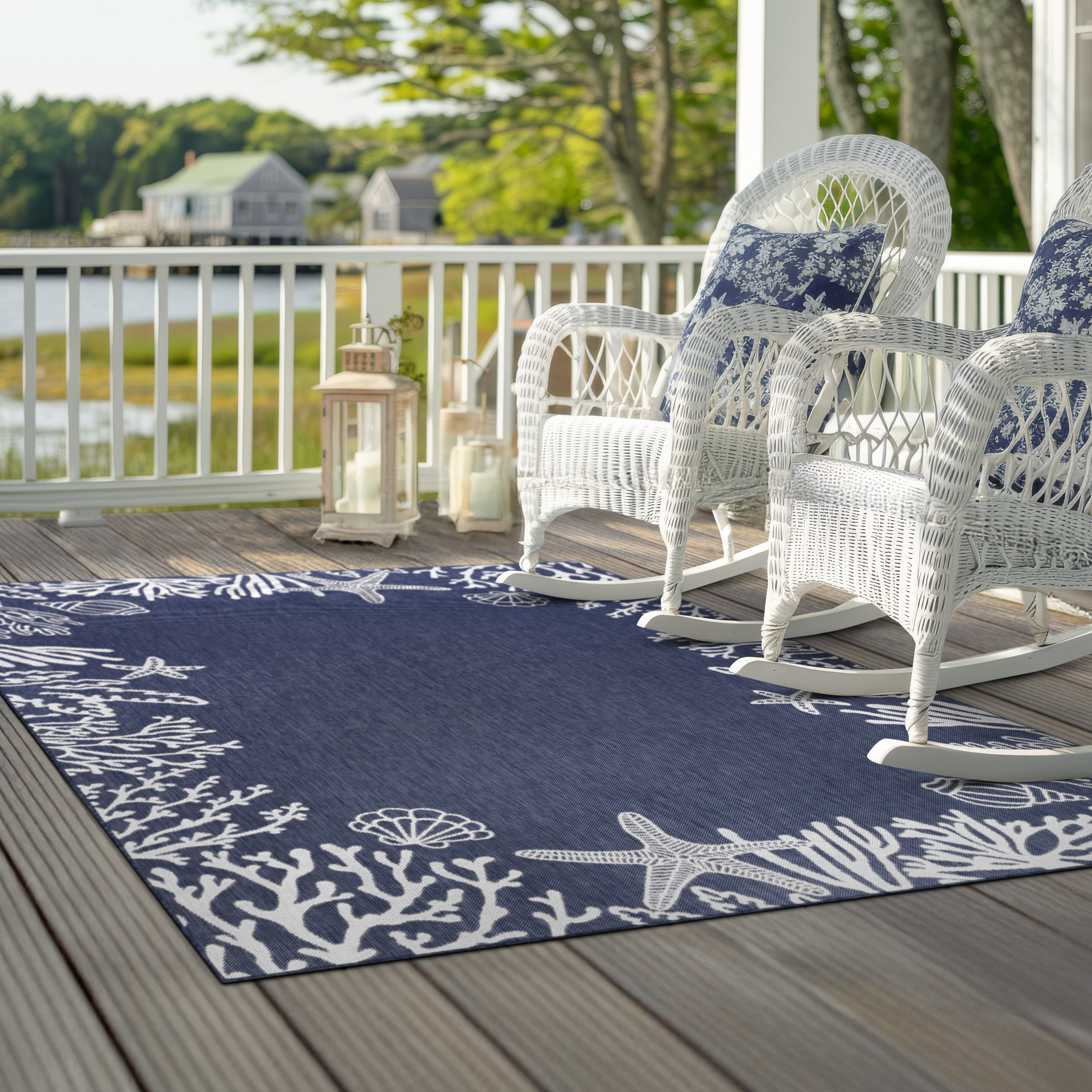 Beachcrest Home Seraphine Coastal Flatweave Navy Indoor /Outdoor