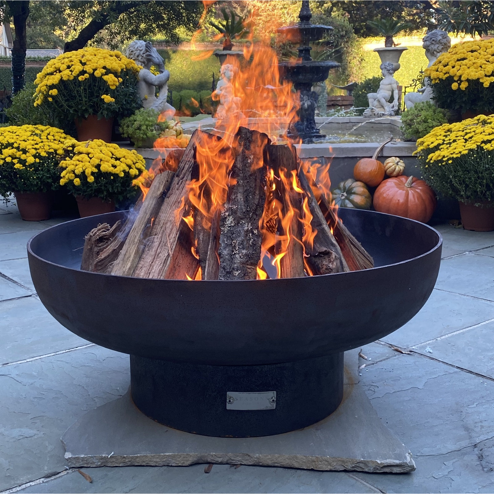 Harrogate Outdoor Fire Pit, 26" H x 72" W x 72" D