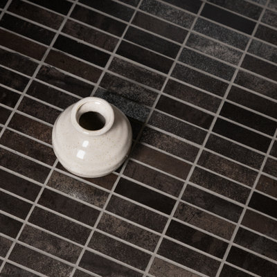 Carreau de mosaïque en porcelaine semi-poli noir de 1 po x 3 po Metallica