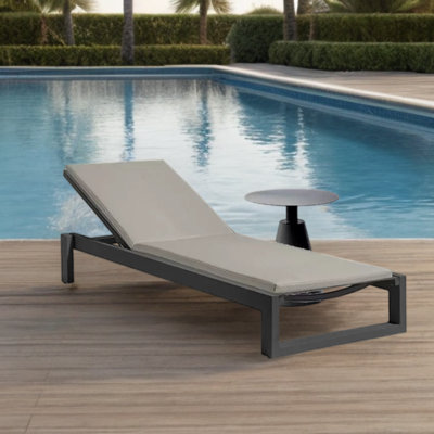 Ensemble de chaise longue d'extérieur durable en métal résistant à la corrosion avec table