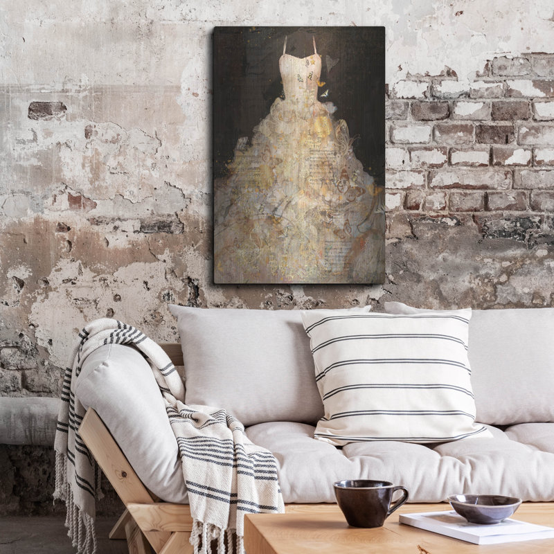 «Butterfly Dress» par Marta Wiley sur, H 36 po x l 24 po