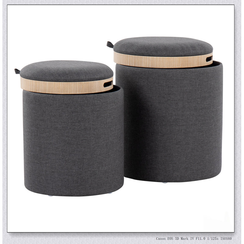 Ensemble de repose-pieds gigogne contemporain en tissu et bois, polyvalent pour des solutions de sièges, de rangement et de service supplémentaires.