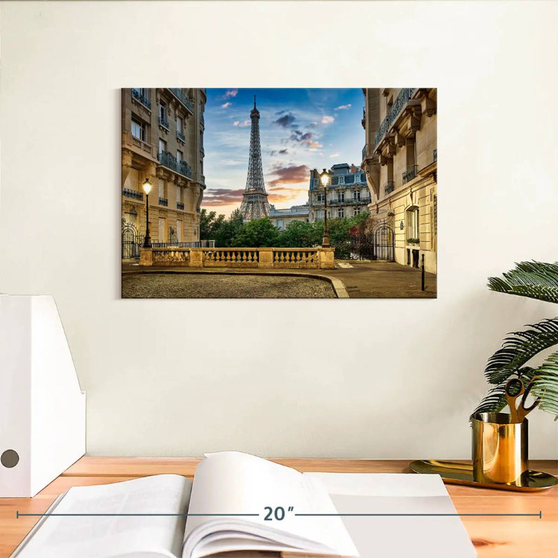 Édifice Vanna Haussman vue Eiffel, H 8 po x l 12 po