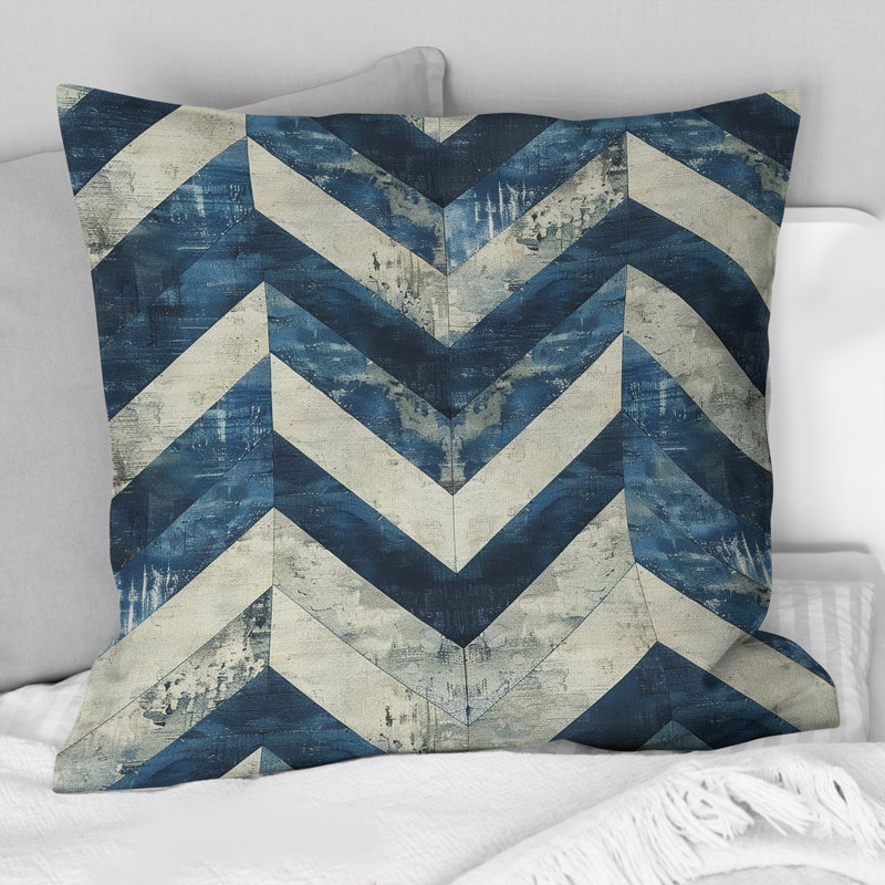Coussin décoratif à chevrons bleu et beige, H 16 po x l 16 po