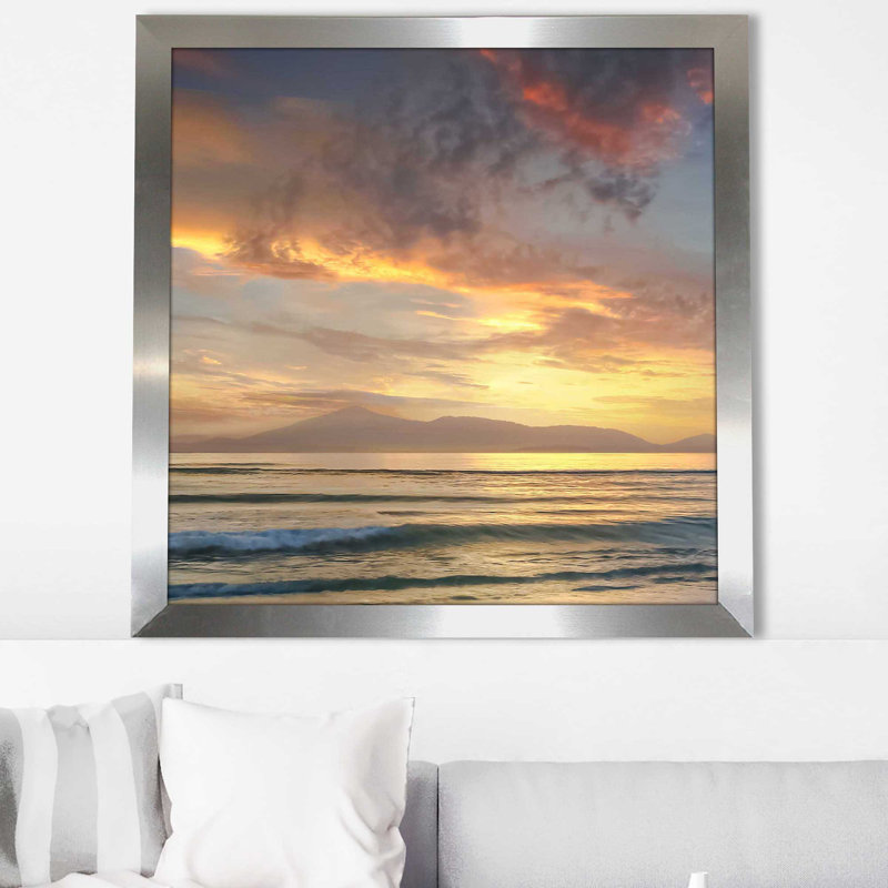 «Partagez le coucher de soleil I» par Mike Calascibetta - photographie, Encadrement argenté, H 31,5 po x l 31,5 po x P 1 po