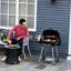 Barbecue portatif au charbon de bois 21 po avec tablette inférieure - Roues et évents réglables pour barbecue, cour, pique-nique et aventure