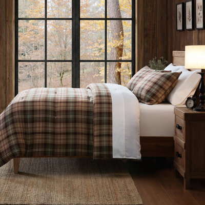 Literie Huntsman II en mélange de coton vert, marron et bordeaux, motif à carreaux de chasse, style chalet rustique