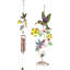 Colibris planant sur des fleurs de nectar