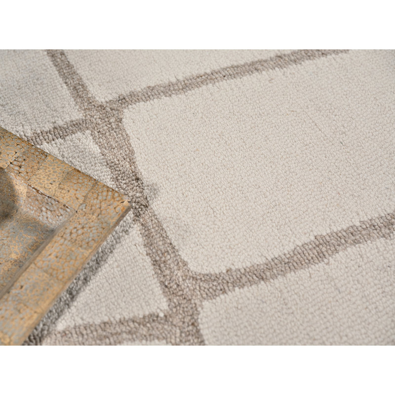 Ivory and Beige Hand-Tufted Wool Rectangular Rug 2' x 3'