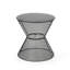 Table d'appoint chic, fabriquée en fer, noir mat, silhouette arrondie, 17,87 po Table profonde X 17,78 po de hauteur, construction en maille Breezy, hauteur, base carrée