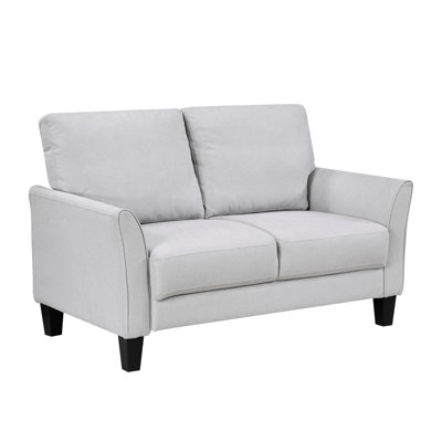 Gris contemporain, structure en bois massif et contreplaqué, mousse à haute densité au-dessus des ressorts ensachés, siège compact pour petits espaces, revêtement en tissu doux légèrement évasé, pieds doux et faux noirs
