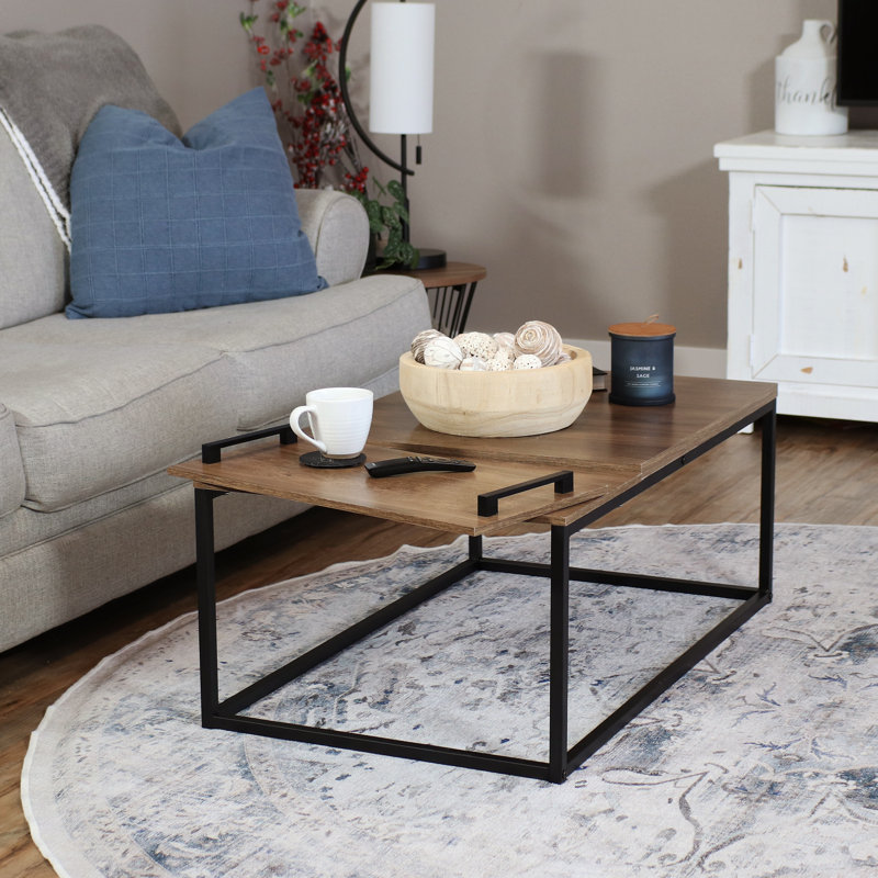 Table basse de style industriel avec plateau de service amovible