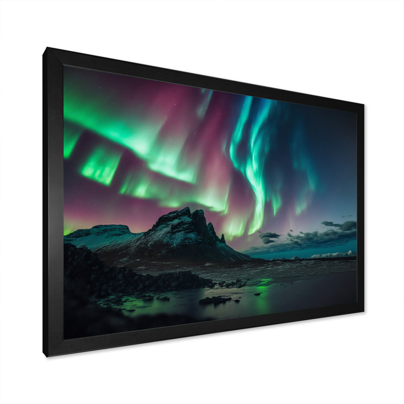 Northern Lights Reflection On The Water V - reproduction sur toile, Cadre simple noir, H 12 po x l 20 po x P 1 po