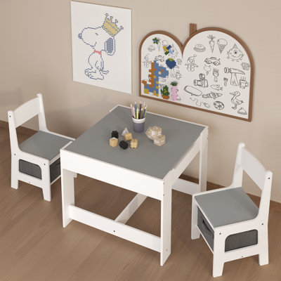 Lot de tables et chaises d'enfants