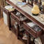 Buffet de salon en bois massif.