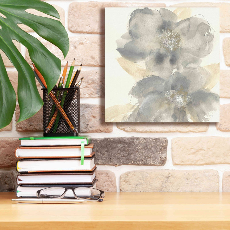 «Floral Gray II» par Chris Paschke, estampe numérique sur toile, H 12 po x l 12 po x P 0,75 po
